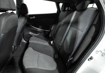 Подержанный автомобиль Hyundai Solaris Hatchback 2014 года (10 фото)