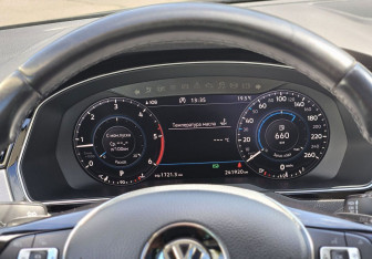 Подержанный автомобиль Volkswagen Passat Wagon 2019 года (15 фото)