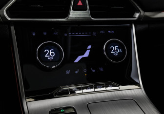 Подержанный автомобиль Exeed TXL 2022 года (18 фото)