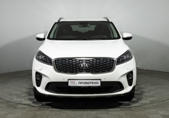 Подержанный автомобиль Kia Sorento 2018 года (2 фото)