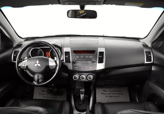 Подержанный автомобиль Mitsubishi Outlander 2008 года (6 фото)