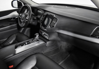 Подержанный автомобиль Volvo XC90 2019 года (14 фото)