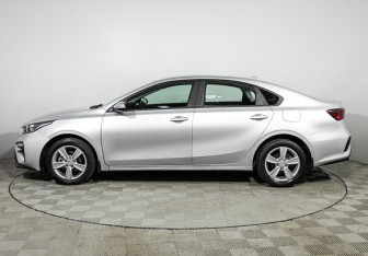 Подержанный автомобиль Kia Cerato Sedan 2019 года (8 фото)