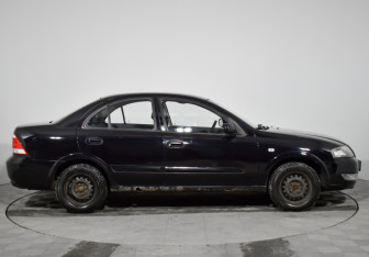 Подержанный автомобиль Nissan Almera Classic 2011 года (4 фото)