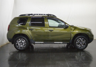 Подержанный автомобиль Renault Duster 2017 года (4 фото)