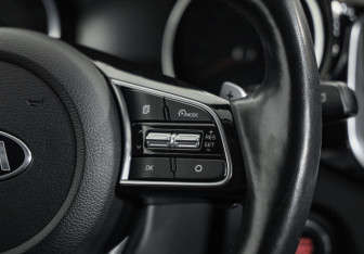 Подержанный автомобиль Kia Ceed Hatchback 2020 года (12 фото)