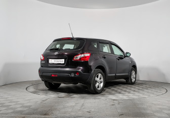 Подержанный автомобиль Nissan Qashqai 2012 года (5 фото)