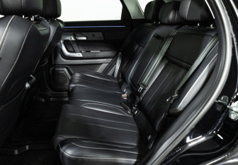 Подержанный автомобиль Jaecoo J7 2023 года (10 фото)