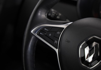 Подержанный автомобиль Renault Arkana 2019 года (11 фото)