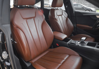 Подержанный автомобиль Audi A5 Liftback 2020 года (30 фото)