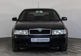 Подержанный автомобиль Skoda Octavia Liftback 2003 года (2 фото)