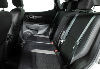 Подержанный автомобиль Nissan Qashqai 2020 года (10 фото)