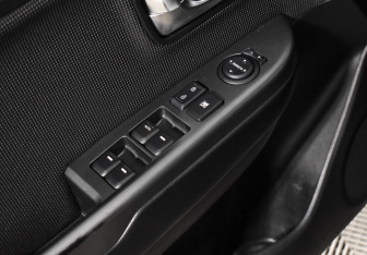 Подержанный автомобиль Kia Rio Hatchback 2016 года (10 фото)