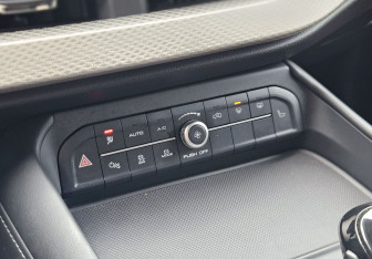 Подержанный автомобиль Haval F7 2022 года (17 фото)