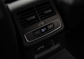 Подержанный автомобиль Audi A4 Sedan 2021 года (14 фото)