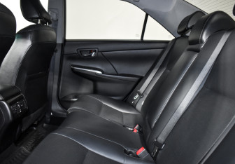 Подержанный автомобиль Toyota Camry Sedan 2017 года (12 фото)