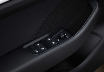 Подержанный автомобиль Audi A3 Hatchback 2017 года (14 фото)