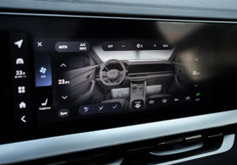 Подержанный автомобиль Geely Monjaro 2024 года (19 фото)