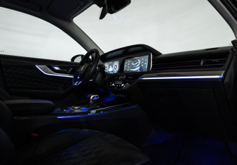 Подержанный автомобиль Hongqi HS5 2021 года (32 фото)