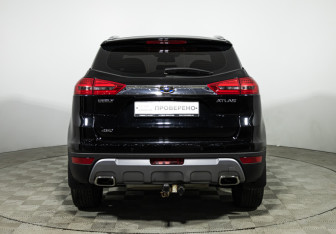 Подержанный автомобиль Geely Atlas 2022 года (6 фото)