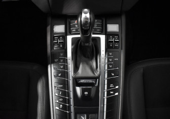 Подержанный автомобиль Porsche Macan 2017 года (11 фото)