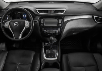 Подержанный автомобиль Nissan X-Trail 2015 года (14 фото)