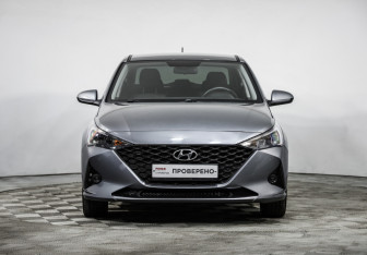 Подержанный автомобиль Hyundai Solaris Sedan 2020 года (2 фото)