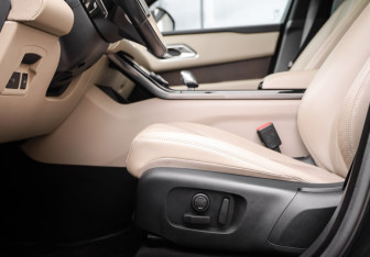 Подержанный автомобиль Land Rover Range Rover Velar 2021 года (29 фото)