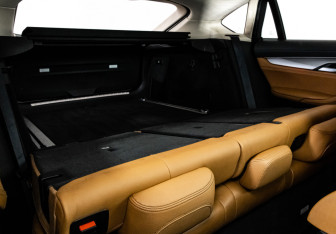 Подержанный автомобиль BMW X6 2015 года (24 фото)