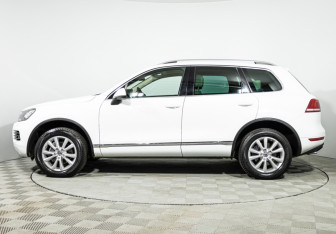 Подержанный автомобиль Volkswagen Touareg 2013 года (8 фото)