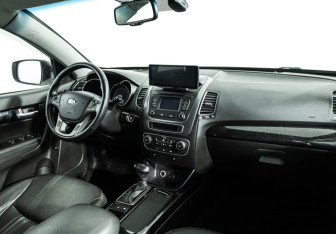 Подержанный автомобиль Kia Sorento 2019 года (9 фото)