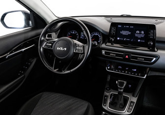 Подержанный автомобиль Kia Seltos 2021 года (17 фото)