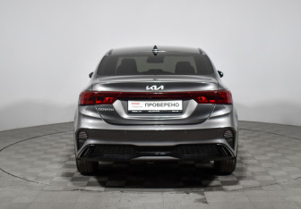 Подержанный автомобиль Kia Cerato Sedan 2022 года (6 фото)