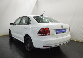 Подержанный автомобиль Volkswagen Polo Sedan 2018 года (7 фото)