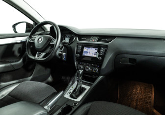 Подержанный автомобиль Skoda Octavia Liftback 2014 года (9 фото)