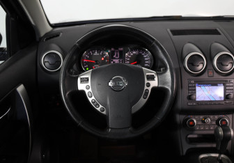 Подержанный автомобиль Nissan Qashqai 2011 года (10 фото)