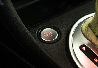 Подержанный автомобиль Volkswagen Beetle Hatchback 2014 года (18 фото)