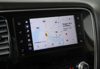 Подержанный автомобиль Mitsubishi Outlander 2020 года (15 фото)