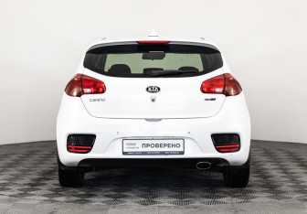 Подержанный автомобиль Kia Ceed Hatchback 2017 года (6 фото)