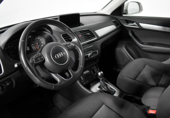Подержанный автомобиль Audi Q3 2015 года (9 фото)