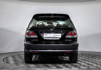 Подержанный автомобиль Lexus RX 2002 года (6 фото)