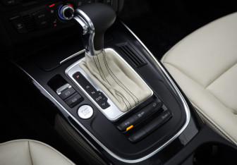 Подержанный автомобиль Audi Q5 2013 года (18 фото)