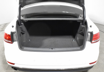 Подержанный автомобиль Audi A4 Sedan 2016 года (19 фото)