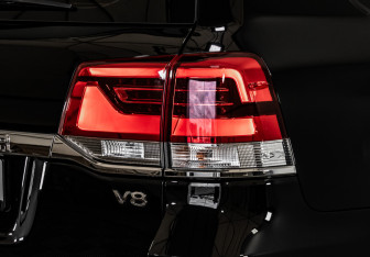 Подержанный автомобиль Toyota Land Cruiser Suv 2020 года (6 фото)