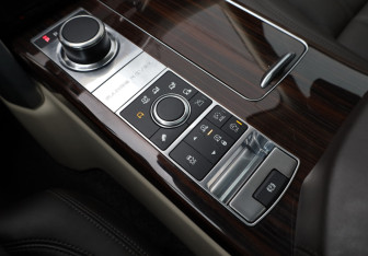 Подержанный автомобиль Land Rover Range Rover 2016 года (22 фото)