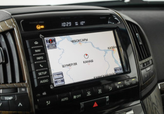 Подержанный автомобиль Toyota Land Cruiser Suv 2014 года (15 фото)