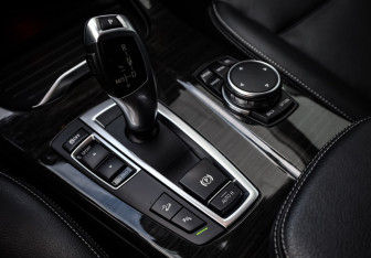 Подержанный автомобиль BMW X3 2015 года (19 фото)