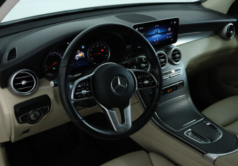 Подержанный автомобиль Mercedes-Benz GLC Coupe 2021 года (15 фото)