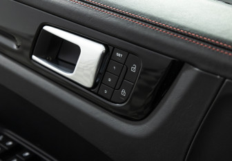 Подержанный автомобиль Porsche Cayenne 2021 года (17 фото)