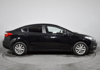 Подержанный автомобиль Kia Cerato Sedan 2014 года (4 фото)